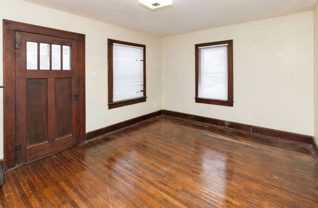 503 E Tiffin Avenue, Des Moines, IA 50313