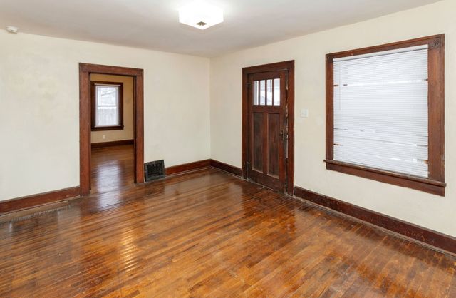 503 E Tiffin Avenue, Des Moines, IA 50313