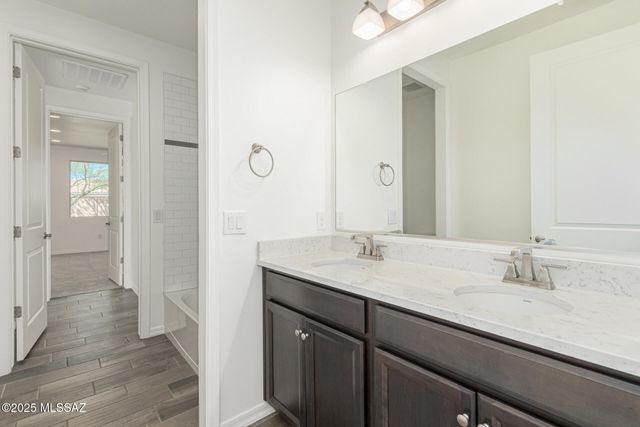 6485 E Via Jardin Verde, Tucson, AZ 85756