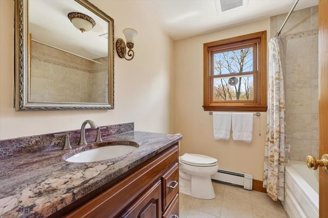 111 Barstow Dr, Braintree, MA 02184