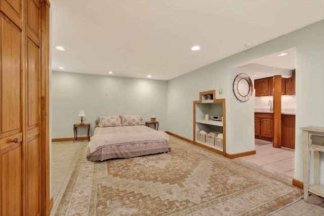 111 Barstow Dr, Braintree, MA 02184