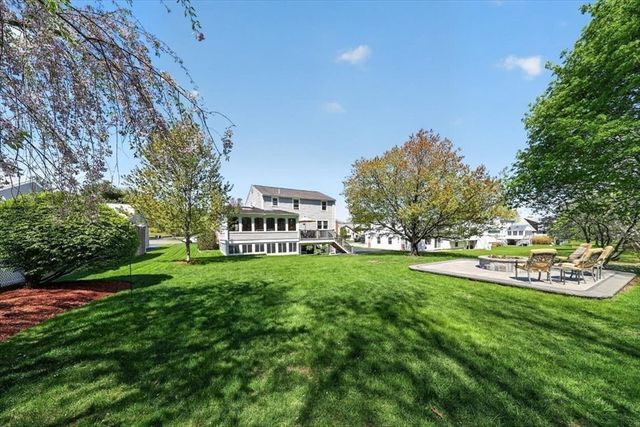 111 Barstow Dr, Braintree, MA 02184