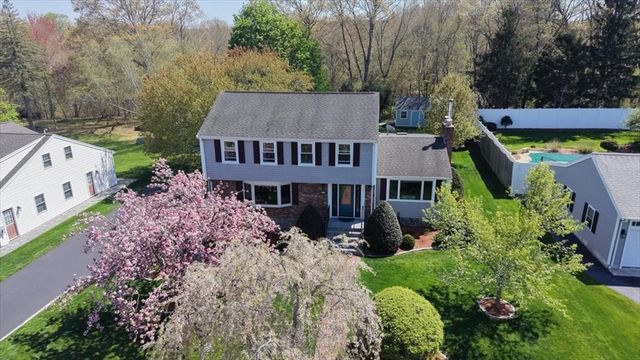 111 Barstow Dr, Braintree, MA 02184