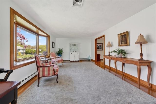 111 Barstow Dr, Braintree, MA 02184