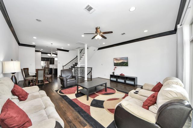 146 Carson Court, Houston, TX 77004