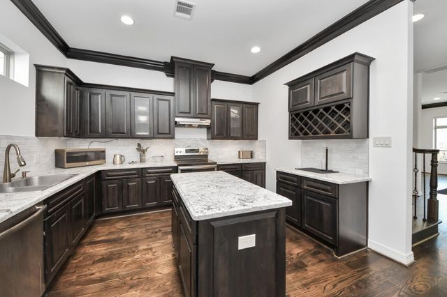 146 Carson Court, Houston, TX 77004