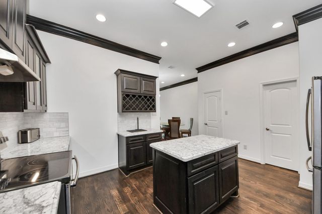 146 Carson Court, Houston, TX 77004