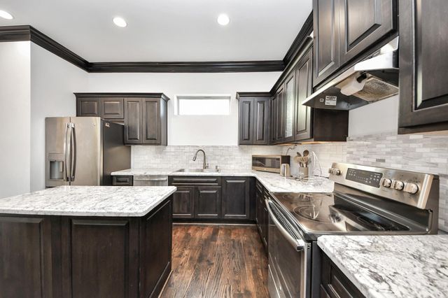 146 Carson Court, Houston, TX 77004