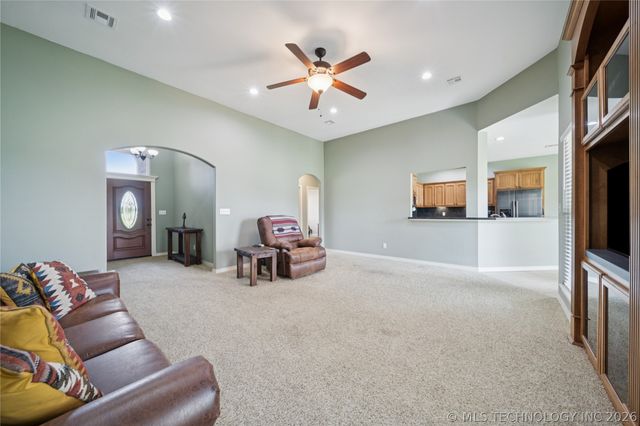 19854 E 470 Road, Claremore, OK 74019