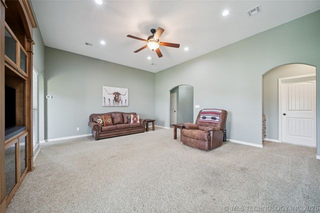 19854 E 470 Road, Claremore, OK 74019