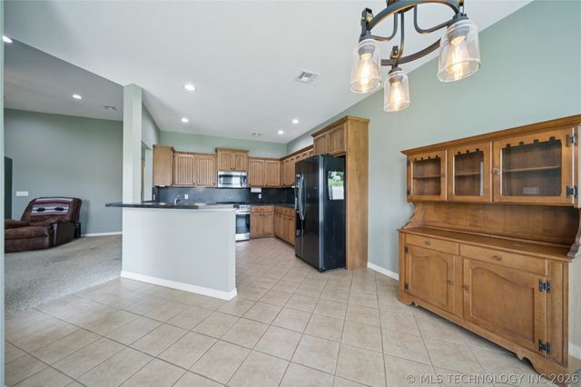 19854 E 470 Road, Claremore, OK 74019