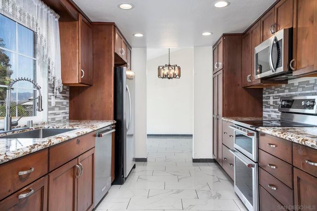 10772 AVENIDA ROBERTA, Spring Valley, CA 91978