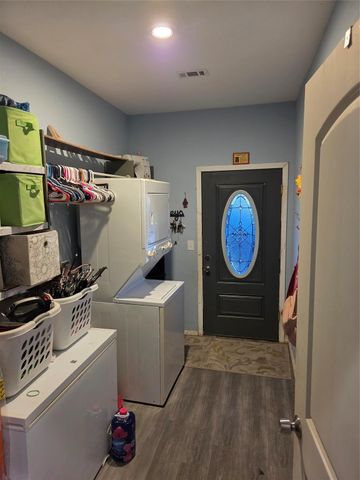 928 County Road 316, Louise, TX 77455