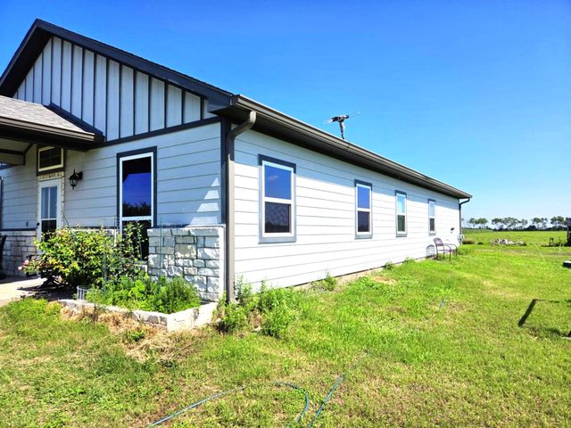 928 County Road 316, Louise, TX 77455