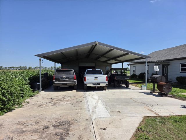 928 County Road 316, Louise, TX 77455