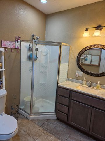 928 County Road 316, Louise, TX 77455