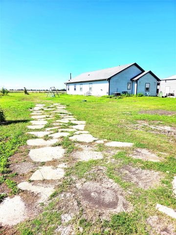 928 County Road 316, Louise, TX 77455