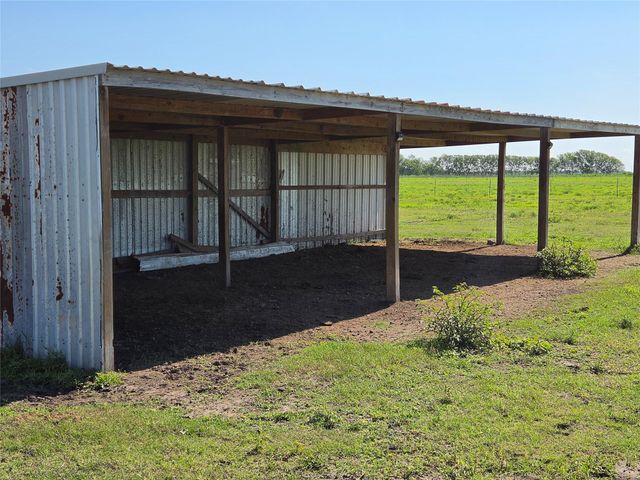 928 County Road 316, Louise, TX 77455