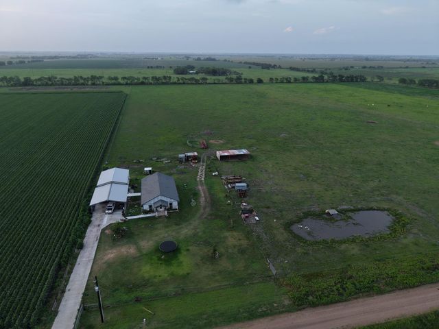 928 County Road 316, Louise, TX 77455