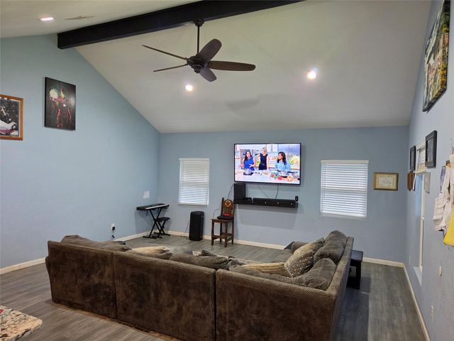 928 County Road 316, Louise, TX 77455