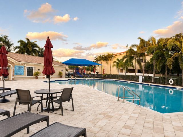 19316 NE 8th Court, Miami, FL 33179