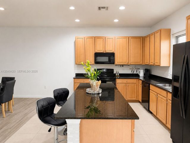 19316 NE 8th Court, Miami, FL 33179