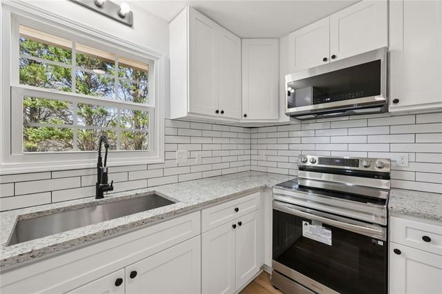 3600 River Hills Court, Ellenwood, GA 30294