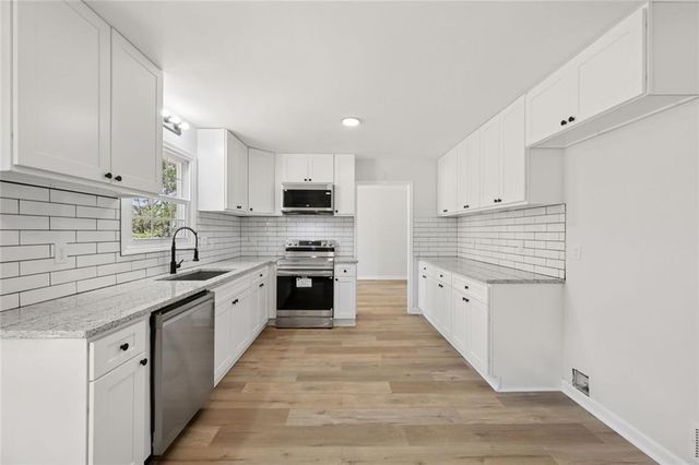 3600 River Hills Court, Ellenwood, GA 30294