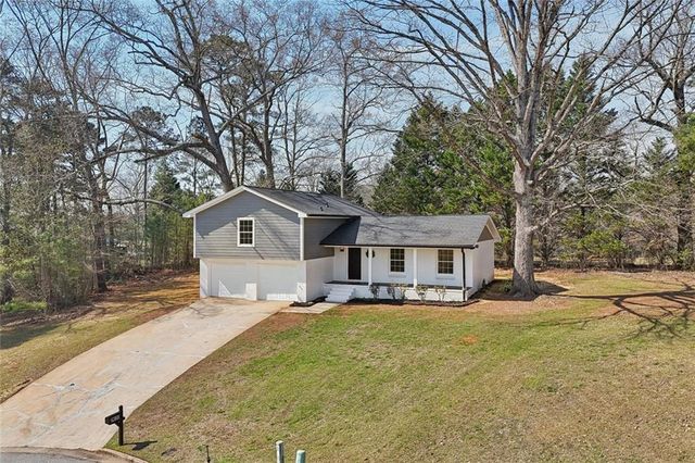 3600 River Hills Court, Ellenwood, GA 30294