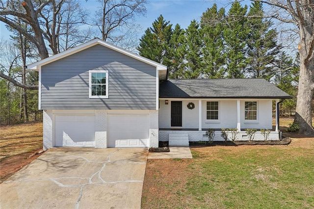 3600 River Hills Court, Ellenwood, GA 30294