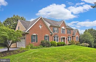 2 WHITEFIELD DR, Lafayette Hill, PA 19444