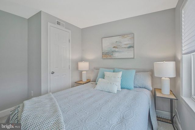 14 ADMIRAL BLVD, Dundalk, MD 21222