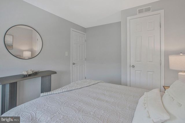 14 ADMIRAL BLVD, Dundalk, MD 21222