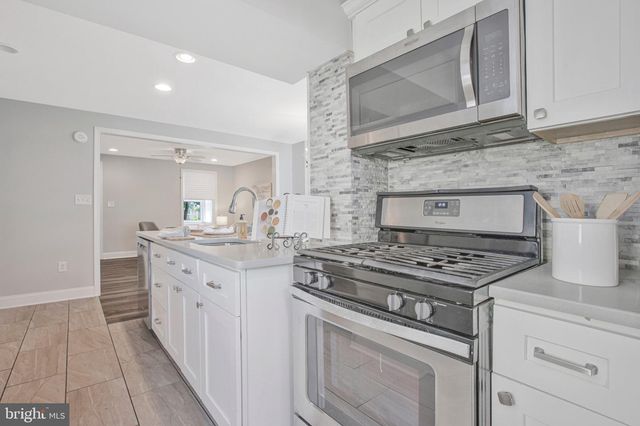 14 ADMIRAL BLVD, Dundalk, MD 21222