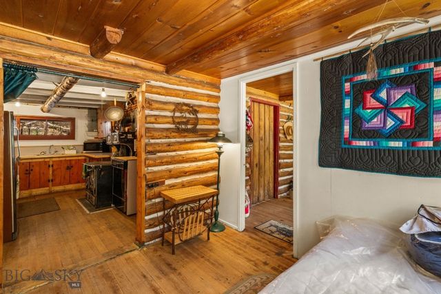 10400 Hyalite Canyon Road, Bozeman, MT 59718