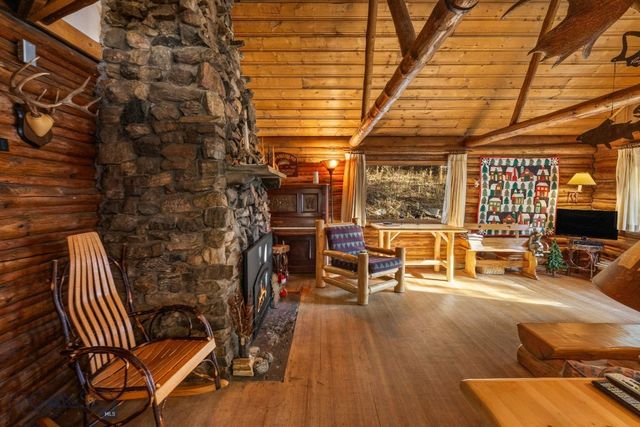 10400 Hyalite Canyon Road, Bozeman, MT 59718