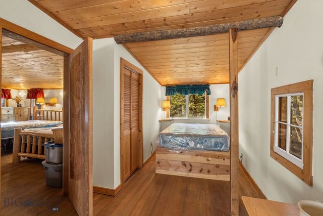 10400 Hyalite Canyon Road, Bozeman, MT 59718