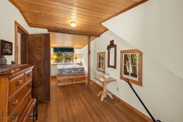 10400 Hyalite Canyon Road, Bozeman, MT 59718