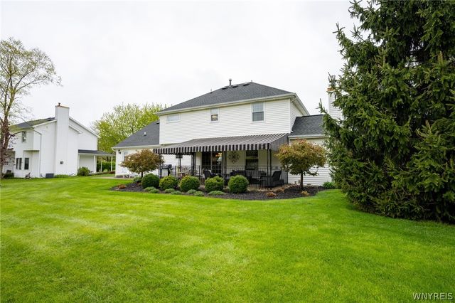 35 Pinyon Drive, Orchard Park, NY 14127