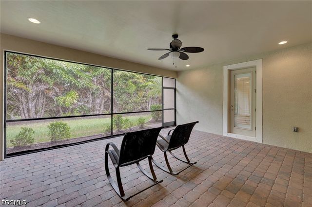8720 Westwood Oaks PL, Fort Myers, FL 33908