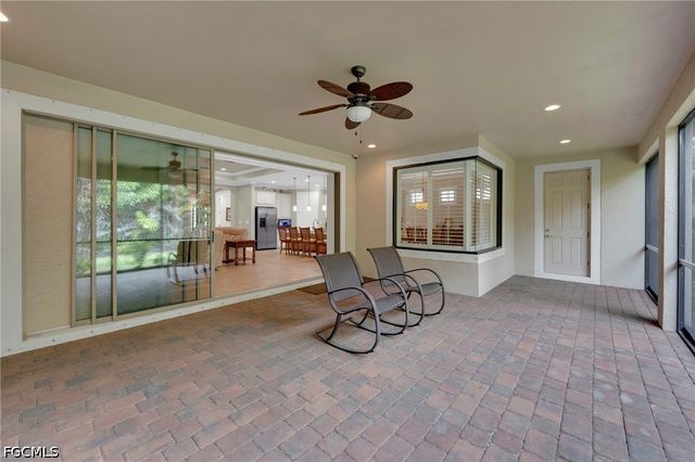 8720 Westwood Oaks PL, Fort Myers, FL 33908