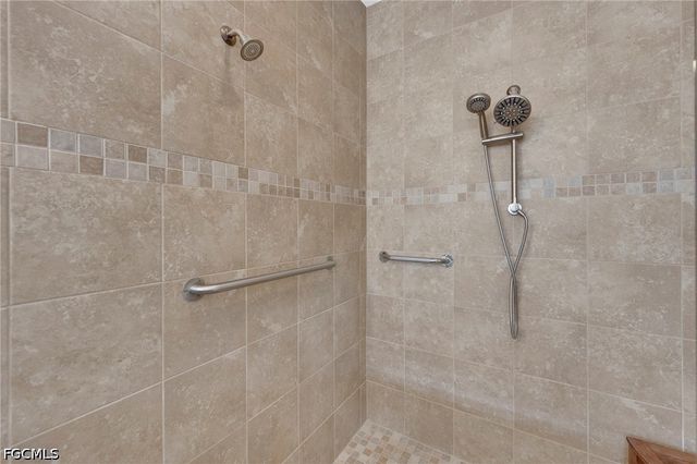 8720 Westwood Oaks PL, Fort Myers, FL 33908