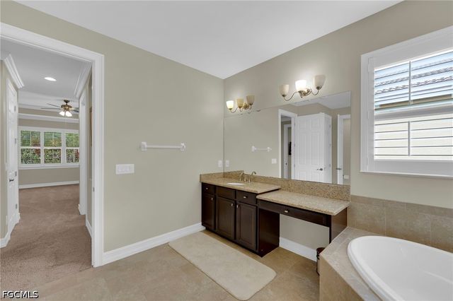 8720 Westwood Oaks PL, Fort Myers, FL 33908