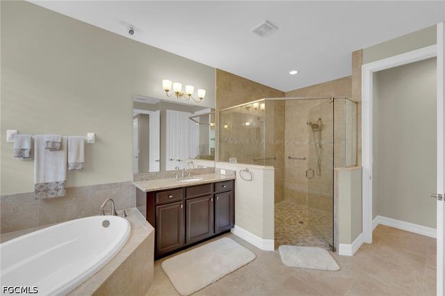 8720 Westwood Oaks PL, Fort Myers, FL 33908