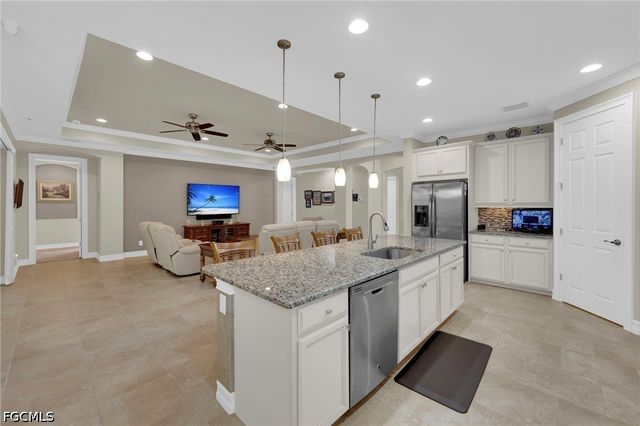 8720 Westwood Oaks PL, Fort Myers, FL 33908