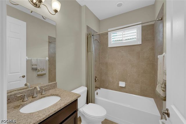 8720 Westwood Oaks PL, Fort Myers, FL 33908