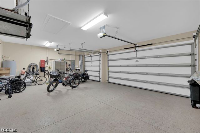 8720 Westwood Oaks PL, Fort Myers, FL 33908