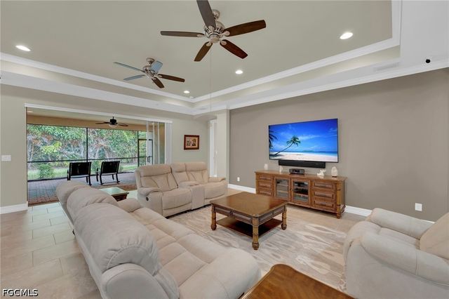 8720 Westwood Oaks PL, Fort Myers, FL 33908