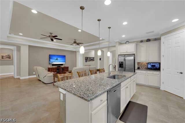 8720 Westwood Oaks PL, Fort Myers, FL 33908