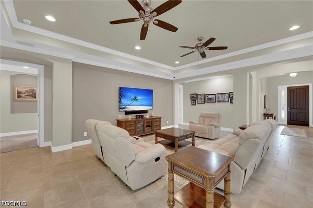 8720 Westwood Oaks PL, Fort Myers, FL 33908
